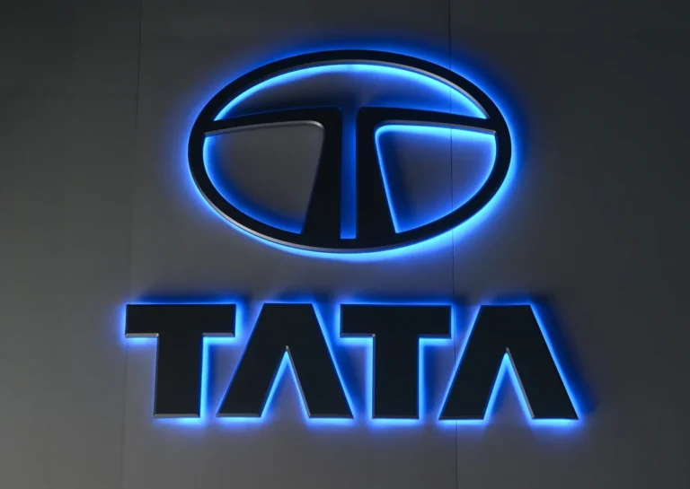 Tata Motors shares: 42% Crash from peak Key Reasons Behind the Crash in 7 Months